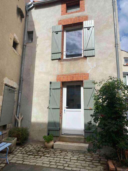 Ebreuil Petite Maison De Village מראה חיצוני תמונה